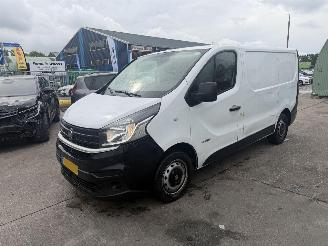 skadebil bedrijf Fiat Talento 1.6 MJ 70KW Airco Schuifdeur Actual NAP 2017/6