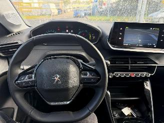 Peugeot e-208 EV 50 kWh 100KW Autom. Clima Navi Led Active Pack picture 7