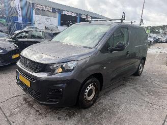 krockskadad bil bedrijf Peugeot Partner 1.5 Bluehdi 55KW RUITENWASSERINSTALATIE Navi Clima Schuifdeur Premium 2021/6
