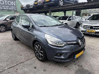 skadebil auto Renault Clio 0.9 TCE 66KW Intens Clima Navi Led 5-Drs NAP 2016/12
