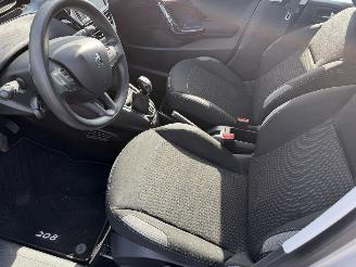 Peugeot 208 1.2 60KW Active Navi Airco 5-Drs picture 8