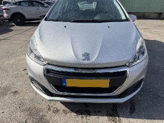Peugeot 208 1.2 60KW Active Navi Airco 5-Drs picture 6