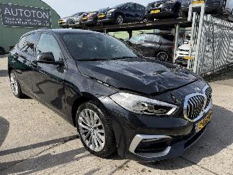 damaged passenger cars BMW 1-serie 116D 85KW High Executive Clima Navi Led 5-Dr NAP 2021/2