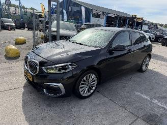 Vaurioauto  passenger cars BMW 1-serie 116D 85KW High Executive Clima Navi Led 5-Dr NAP 2021/2
