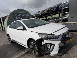 Unfallwagen Hyundai Ioniq 1.6 GDI Hybrid Comfort Plus Clima Navi 2021/7
