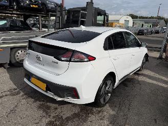 Voiture accidenté Hyundai Ioniq 1.6 GDI Hybrid Comfort Plus Clima Navi 2021/7