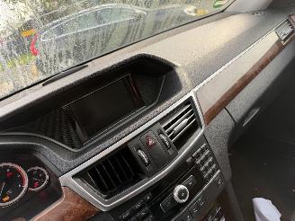 Mercedes E-klasse 200 CDI 100KW Schuifdak Clima Navi Xenon picture 6