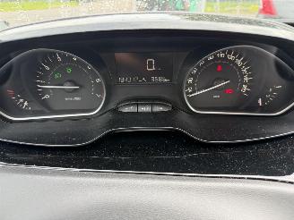 Peugeot 208 1.2 60KW Blue Lion Navi Airco Led 5-Drs picture 11