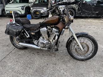 danneggiata motocicli Suzuki Intruder C 1400 CS Chopper 45KW 1998/1