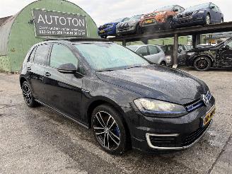 skadebil auto Volkswagen Golf 1.4 GTE 110KW DSG Pano Clima Navi Led Leer NAP 2015/12
