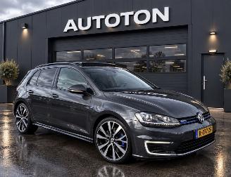 krockskadad bil auto Volkswagen Golf 1.4 GTE 110KW Pano DSG Clima Navi Leer Led 5-Drs 2015/12