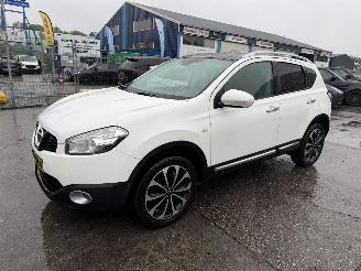 Damaged car Nissan Qashqai 1.6 86KW Clima Navi Pano Camera Connect Edition NAP 2011/4