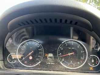 BMW 5-serie 520i luxury edition picture 7