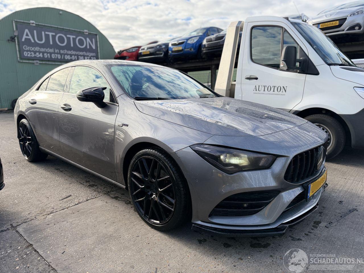 Mercedes Cla-klasse 180 100KW Autom. Clima Navi Sfeerverlichting AMG-pakket Led