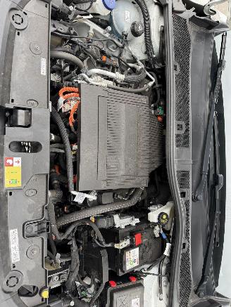 Peugeot e-208 50 kWh 100KW Navi Clima Led Active Pack NAP picture 16