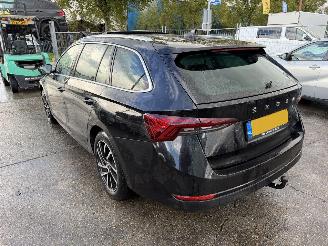Skoda Octavia 1.0 e-TSI DSG Pano Clima Navi Led Business Edition NAP picture 3