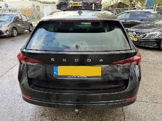Skoda Octavia 1.0 e-TSI DSG Pano Clima Navi Led Business Edition NAP picture 4