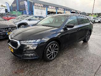skadebil auto Skoda Octavia 1.0 e-TSI DSG Pano Clima Navi Led Business Edition NAP 2021/3