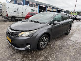 Voiture accidenté Toyota Avensis 1.8 VVTi 108KW Clima Navi Camera Business Limited 2014/11