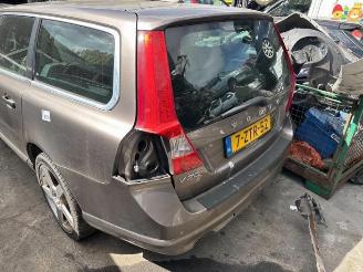disassembly passenger cars Volvo V-70 V70 (BW), Combi, 2007 / 2016 2.4 D5 20V 205 2010/11