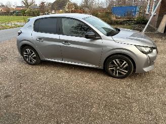 Peugeot 208 1.2 Allure picture 5