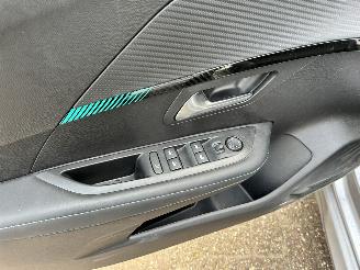 Peugeot 208 1.2 Allure picture 29