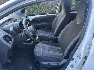 Peugeot 108 Allure picture 16