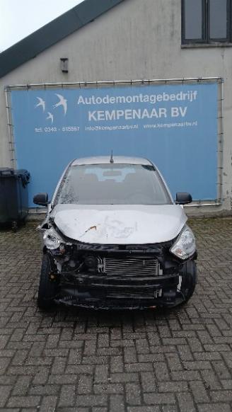 demontáž osobní automobily Hyundai I-10 i10 (F5) Hatchback 1.1i 12V (G4HG5) [51kW]  (04-2011/12-2013) 2011