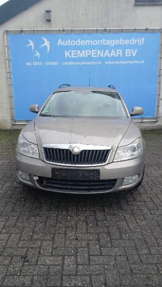 Salvage car Skoda Octavia Octavia Combi (1Z5) Combi 5-drs 1.2 TSI (CBZB) [77kW]  (02-2010/04-201=
3) 2010