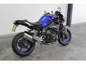 Yamaha MT-10  picture 3