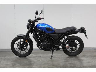 krockskadad bil motor Honda  CL 500 ABS 2.750 km 2025/10