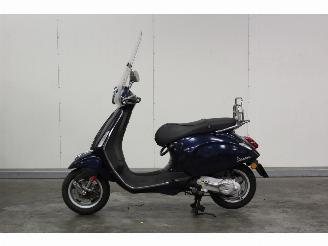 Vaurioauto  scooters Vespa  Primavera BROM 2015