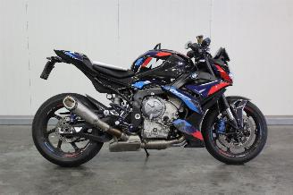 skadebil auto BMW E-tron M 1000 R 2024/1