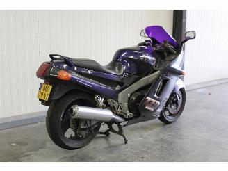 Kawasaki  ZZ-R 1100 picture 6