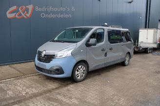 Coche siniestrado Renault Trafic Trafic Passenger (1JL/2JL/3JL/4JL), Bus, 2014 1.6 dCi 115 2015/6