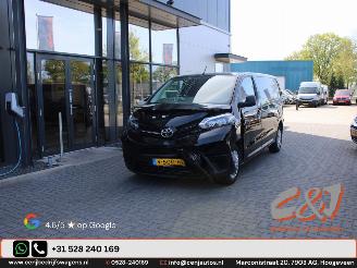 krockskadad bil bedrijf Toyota Proace 2.0 D-4D Cool Comfort airco cruise control elek pakket 2017/5