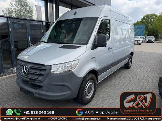 damaged commercial vehicles Mercedes eSprinter  2021/10