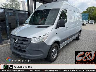 Vrakbiler auto Mercedes eSprinter  2021/10