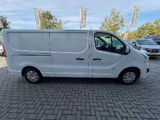 Opel Vivaro  picture 11