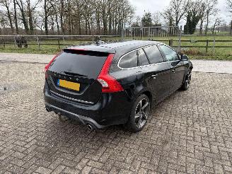 Volvo V-60 2.4 D6 AWD Hybride  R Design picture 3