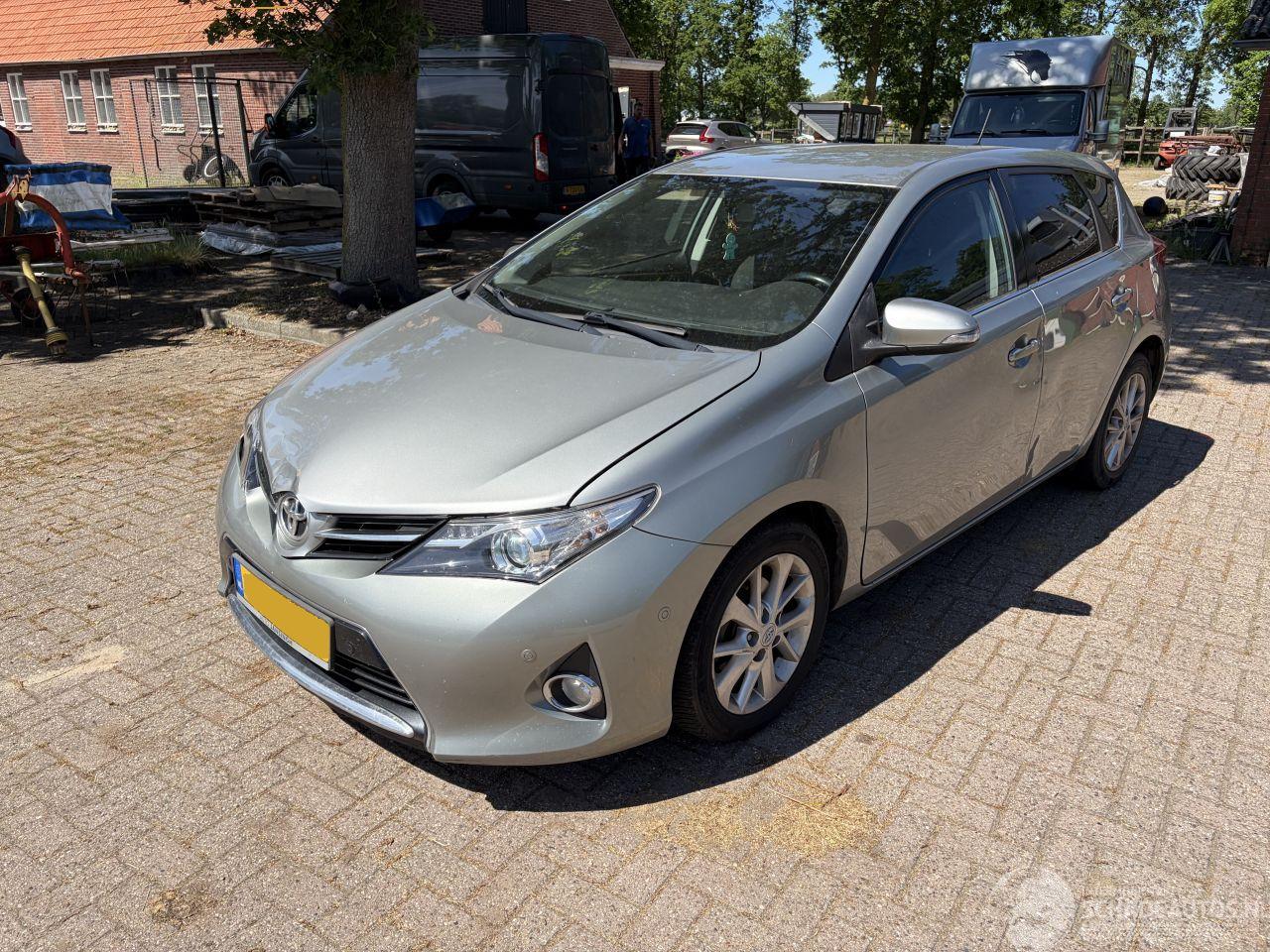 Toyota Auris gereserveerd