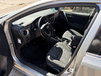 Toyota Auris gereserveerd picture 11