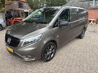 krockskadad bil bedrijf Mercedes Vito gereserveerd 114 CDI  AUTOMAAT 2018/3