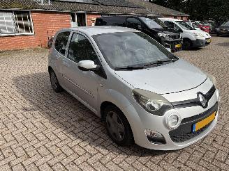 krockskadad bil auto Renault Twingo 1.2 AIRCO 2013/2