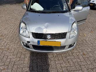krockskadad bil auto Suzuki Swift 1.5 automaat 2010/3