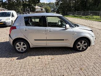 Suzuki Swift 1.5 automaat picture 6