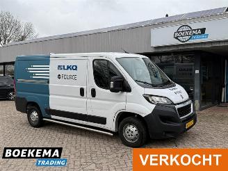 krockskadad bil bedrijf Peugeot Boxer 330 2.2 HDI 120 L2-H1 Premium Navigatie Camera Airco 2022/4