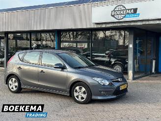 Voiture accidenté Hyundai I-30 1.4i i-Motion Business Climate Stoelverw. 2011/5