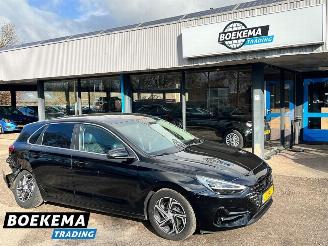 uszkodzony samochody osobowe Hyundai I-30 1.5 T-GDi MHEV Stoel&Stuur Verwarming + Ventilatie Navigatie Camera 2020/11