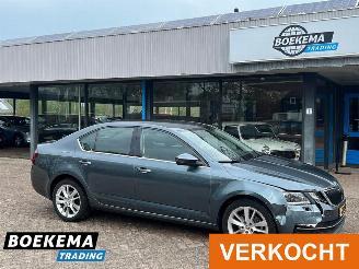 krockskadad bil auto Skoda Octavia 1.0 TSI Business Ed Navigatie Canton Stoelverw. Climate Cruise PDC 2019/11